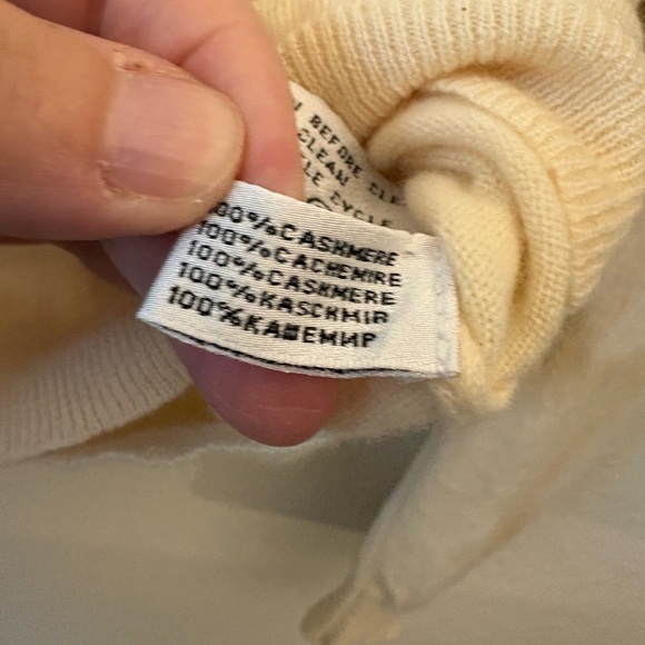 Ralph Lauren Black Label Women's Cashmere Light Yellow Cardigan - Small Flaw - Picture 4 of 5